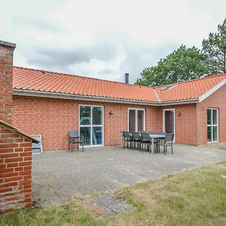 Four-bedroom Holiday In * Blåvand
