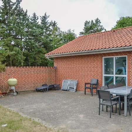 Four-bedroom Holiday In Blåvand